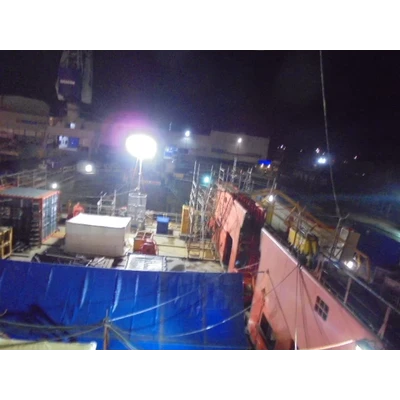 Toezicht bij risicovolle werkzaamheden zoals lassen, slijpen en werken in besloten ruimtes.